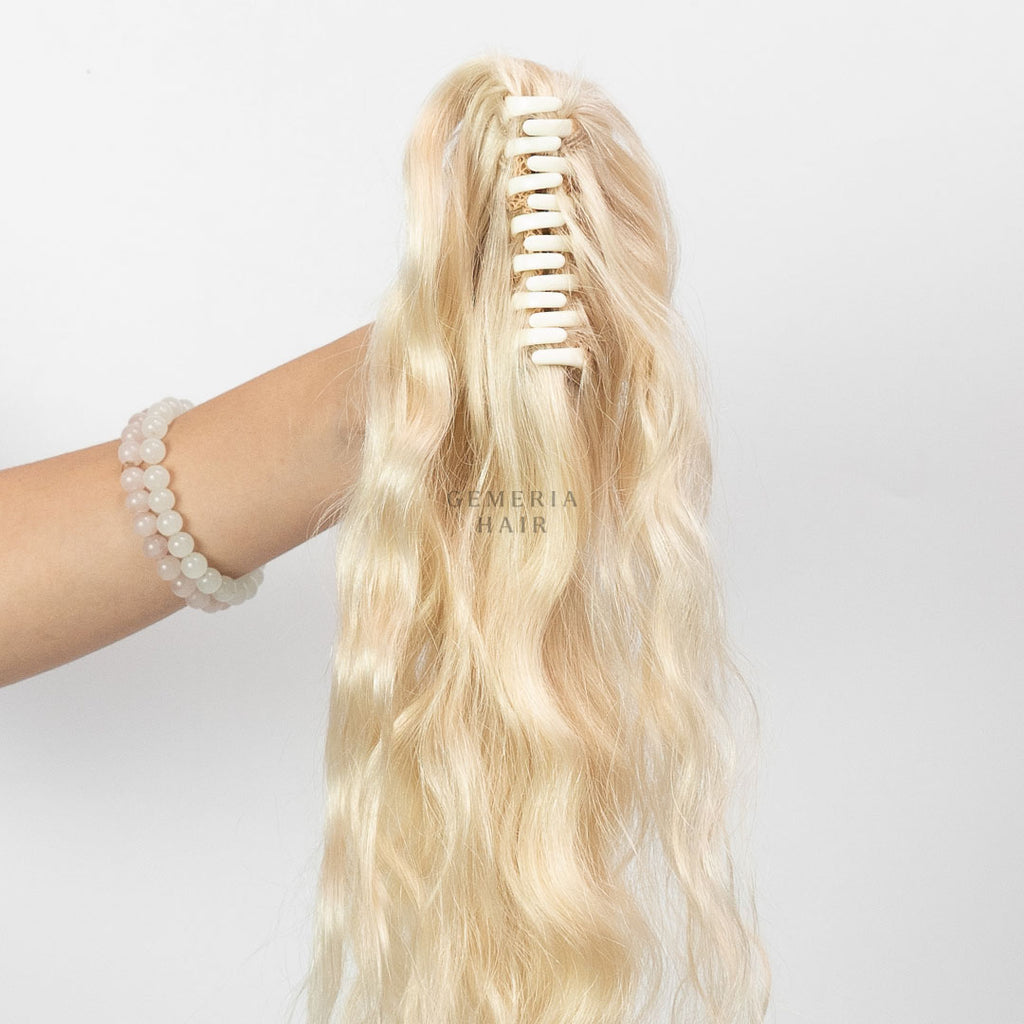 Avanti blond ponytail hair extensions nwt blonde clip in ponytail claw clip Hair | Avanti Luxuriant Har Extensions Draw String Ponytail  main image 3